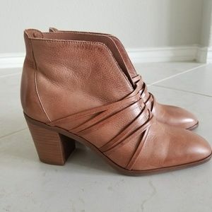 Bernardo Felicity Ankle Boots Size 8.5